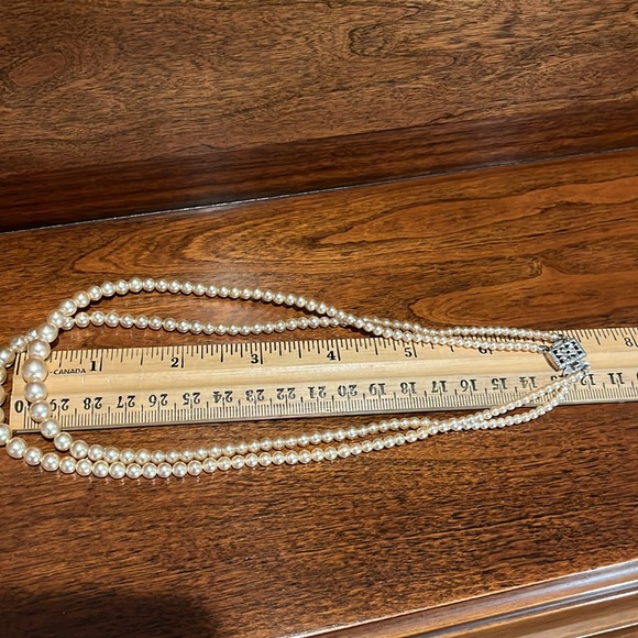 Vintage costume jewelry double strand pearl necklace, warm colour. - Picture 4 of 5